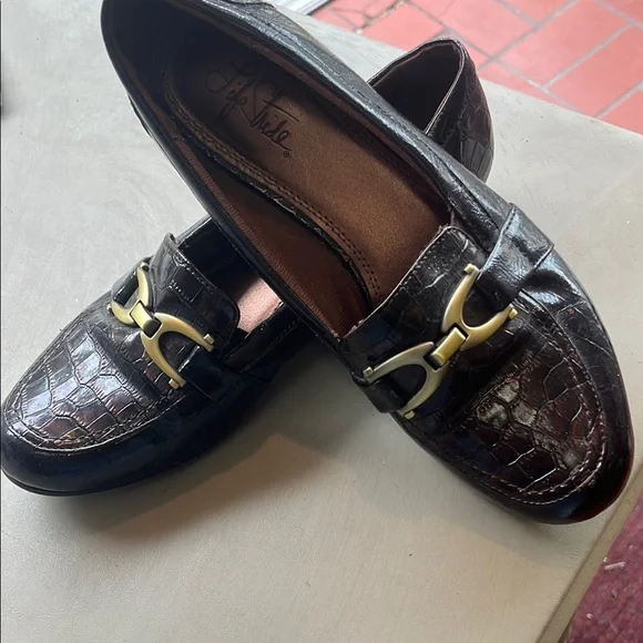 Life Stride Dark Brown Croc-Embossed Slip-On Loafers Looking for a shoe that blends luxury, comfort, and timeless  main image 4